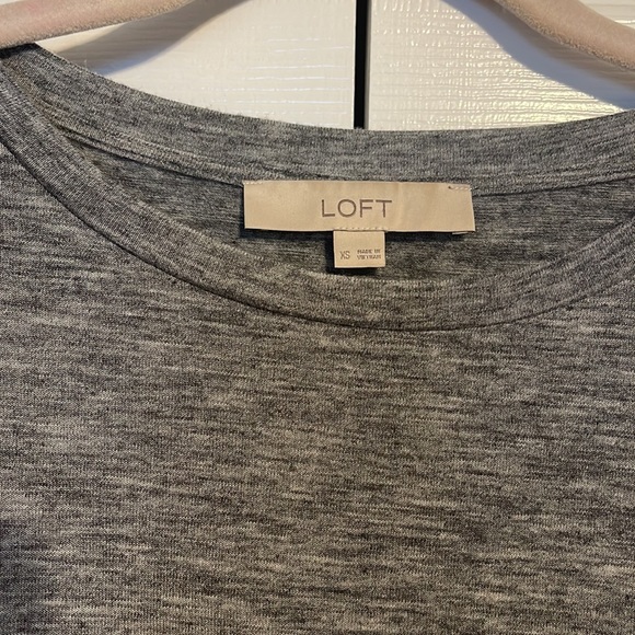 NWOT LOFT gray layered look shirt with tie cuff sleeves size XS - Picture 2 of 8